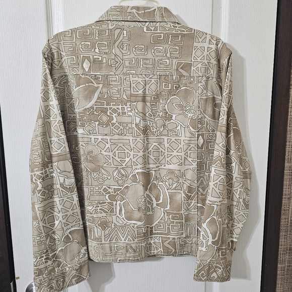 Women’s Chico’s Shacket Size 2 100% Cotton Button Front Jacket with Pockets - Picture 11 of 15